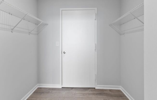 2 beds, 2 baths, 900 sqft, $2,550, Unit 406