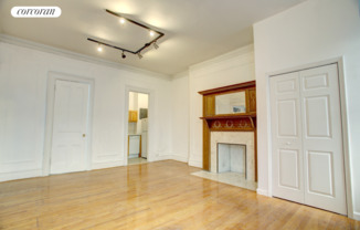 2 beds, 1 bath, $3,990, Unit 4R