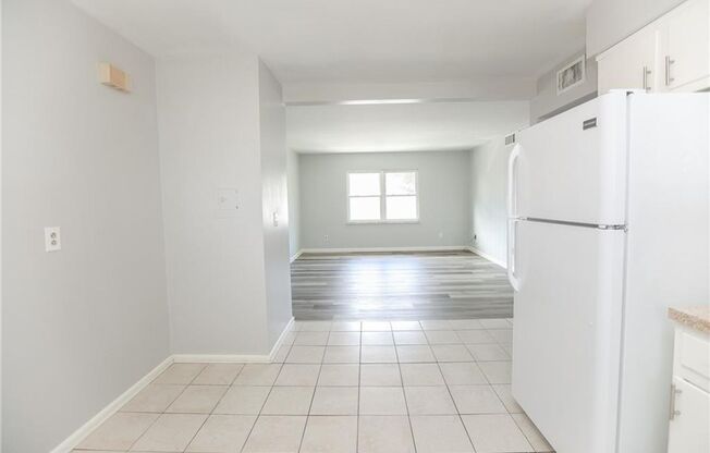 2 beds, 1 bath, 800 sqft, $1,400, Unit 907 D