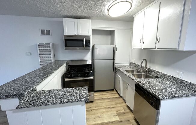 1 bed, 1 bath, $1,995, Unit 020#04