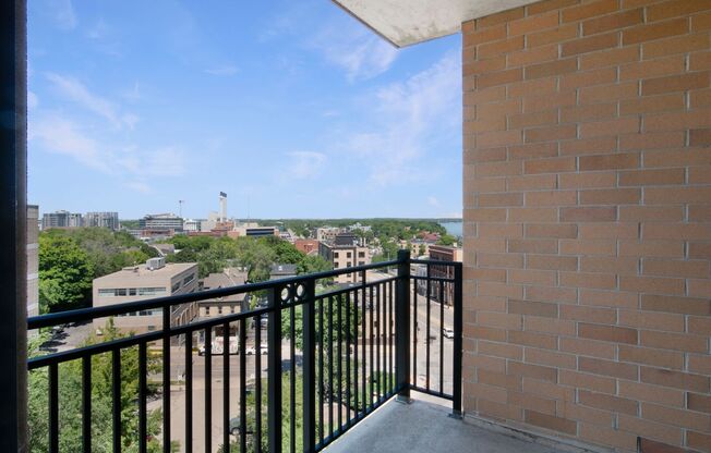 2 beds, 1 bath, 1,045 sqft, $2,300, Unit 0610