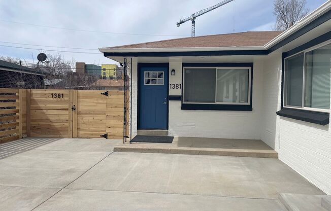Gorgeous remodeled 2 bedroom in Triplex!
