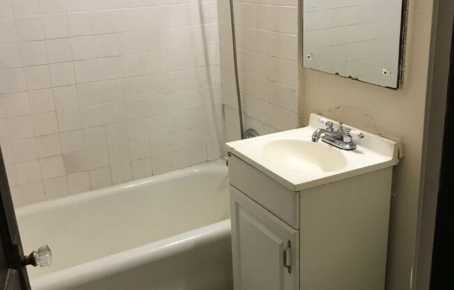 Studio, 1 bath, $695, Unit 106