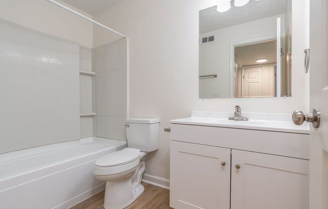 2 beds, 1 bath, 845 sqft, $1,295, Unit 44