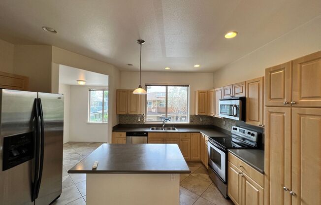 3 Bed/2.5 Bath Townhome with Garage at Kai Nani in Makakilo