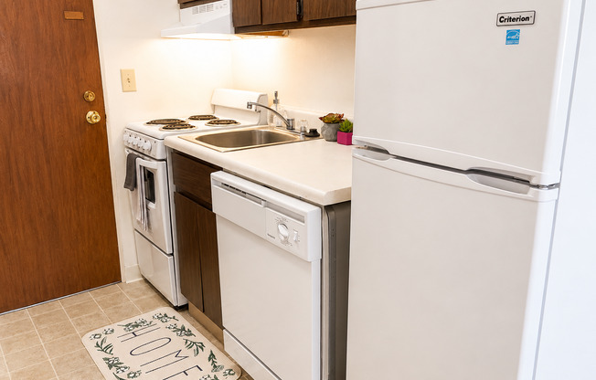 Studio, 1 bath, $1,115, Unit 126-6A