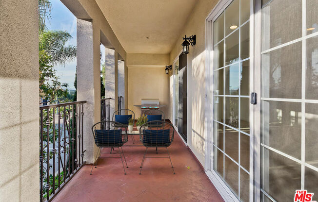 2 beds, 2 baths, 1,300 sqft, $4,800, Unit 217