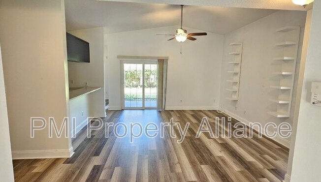 541 MOCCASIN CT