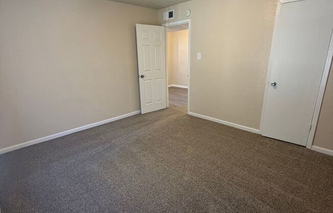 2 beds, 2 baths, 844 sqft, $1,155, Unit 216
