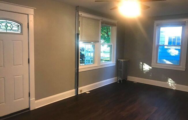 Charming 3 Bedroom/ 1 Bathroom Home in Dundalk, MD!