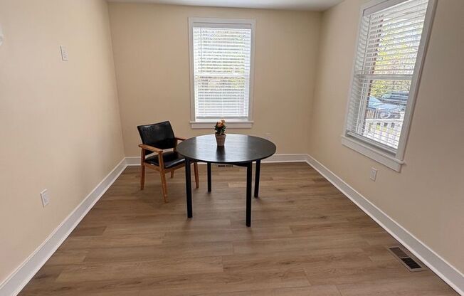 Beautifully Rebuilt Three Bedroom Duplex Near Four Mile Run and I-395