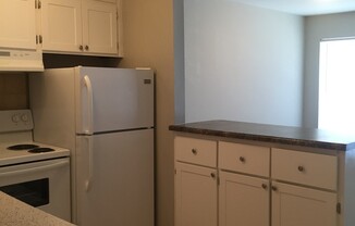 2 beds, 1 bath, 900 sqft, $909