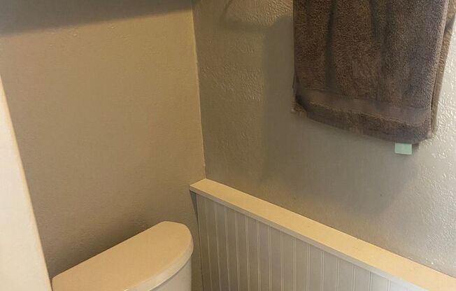 Studio, 1 bath, $995, Unit Remington615.5