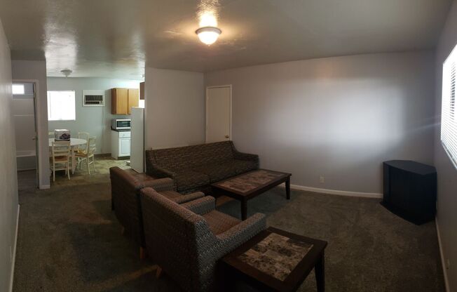 2 beds, 1 bath, 700 sqft, $1,800