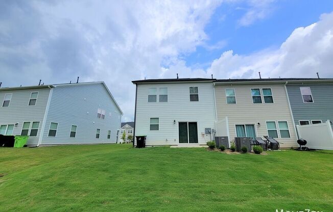 227 SWEETBAY TREE DR