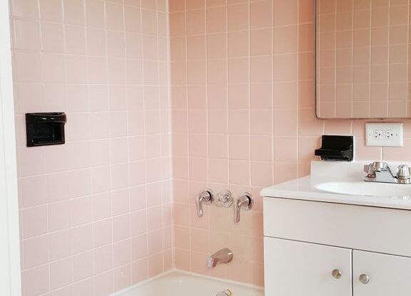 2 beds, 1 bath, 1,050 sqft, $1,925, Unit 415