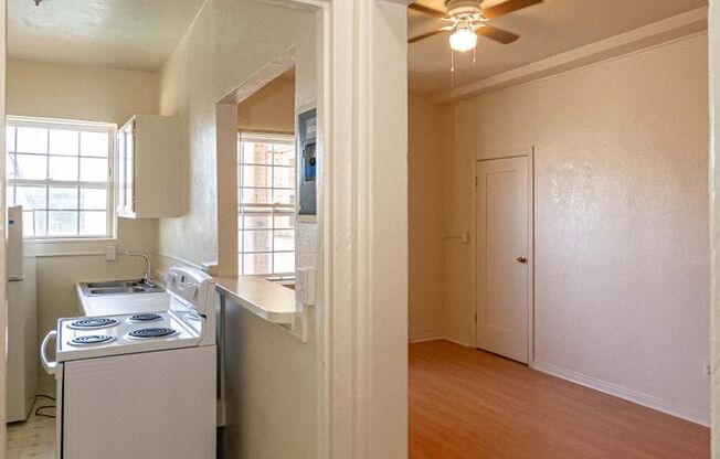 Studio, 1 bath, $1,500, Unit 303