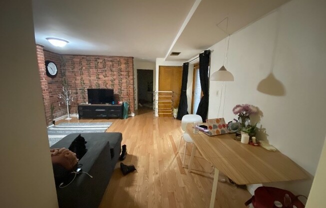 1 bed, 1 bath, $3,100, Unit 007