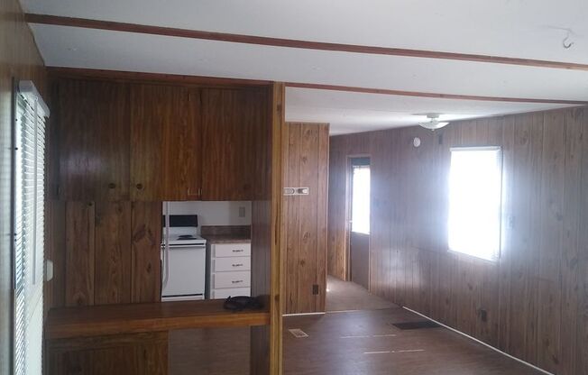 3 beds, 2 baths, $1,050, Unit 1502