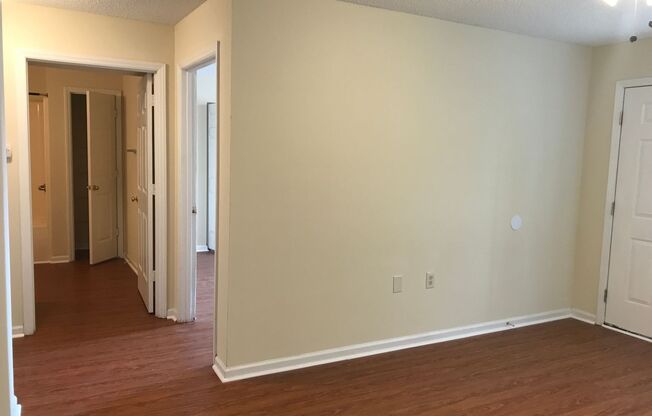 2 beds, 1.5 baths, $1,300, Unit 106