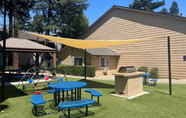 2 beds, 1 bath, 850 sqft, $1,695, Unit 256