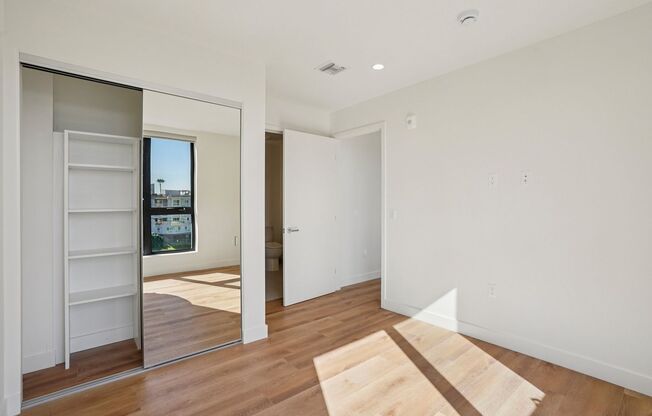 2 beds, 2 baths, 854 sqft, $4,095