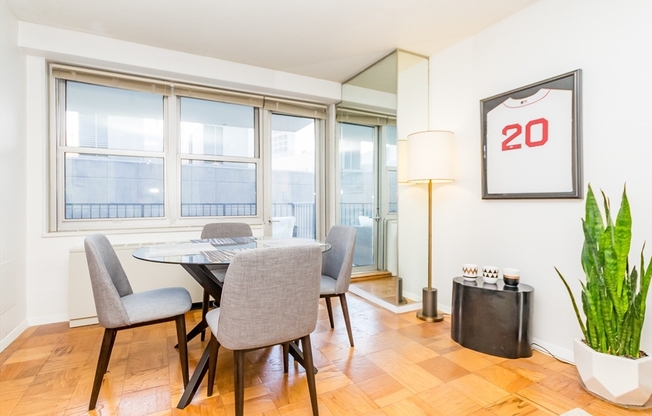 1 bed, 1 bath, 700 sqft, $3,400, Unit 9B