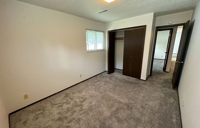 3 beds, 1 bath, $1,080