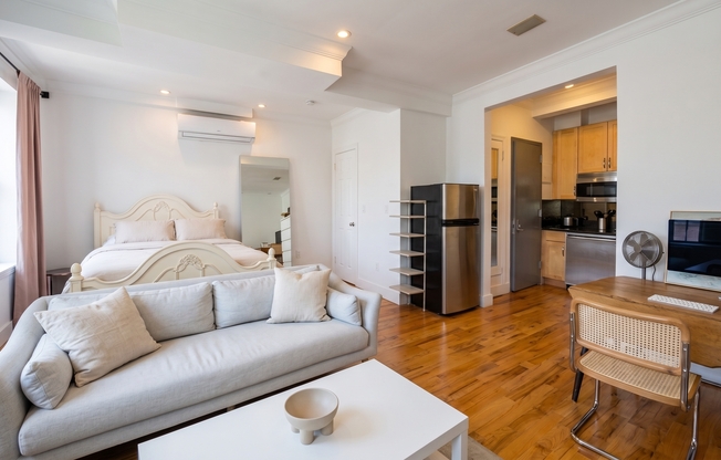 128 E 62 ST