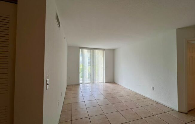 3 beds, 2 baths, 1,079 sqft, $2,600, Unit 13820-306