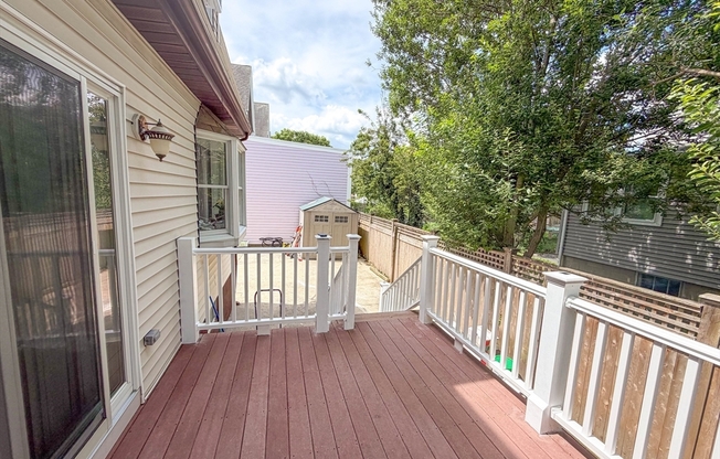 33 BROOKINGS ST