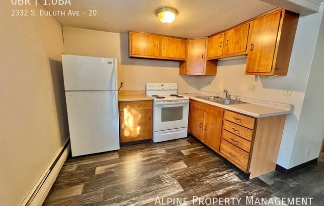 2332 S DULUTH AVE