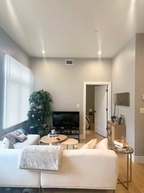 60 CROSS ST