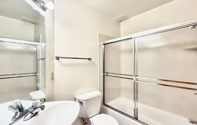 2 beds, 1.5 baths, $2,595, Unit #2