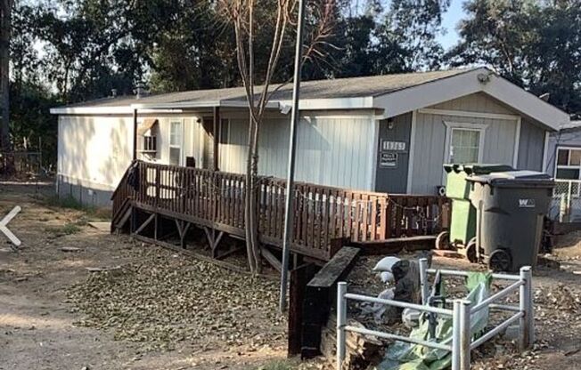 Cozy 2 Bed / 2 Bath manufactured In Serene Location In Lake Elsinore!