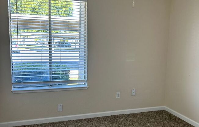 1 bed, 1 bath, 575 sqft, $1,475