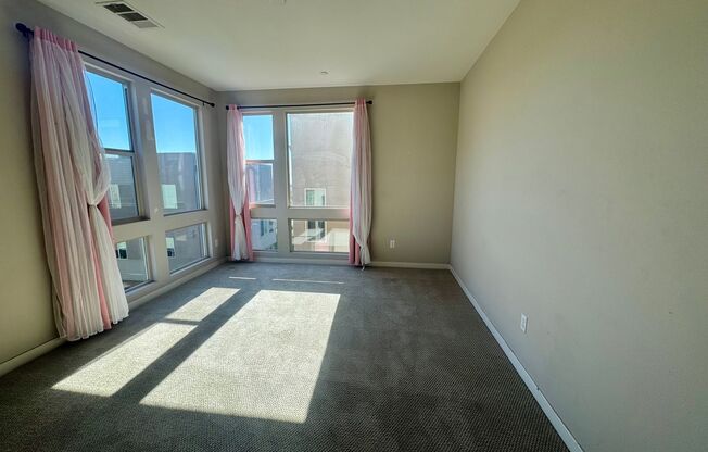 2 beds, 3.5 baths, $3,300