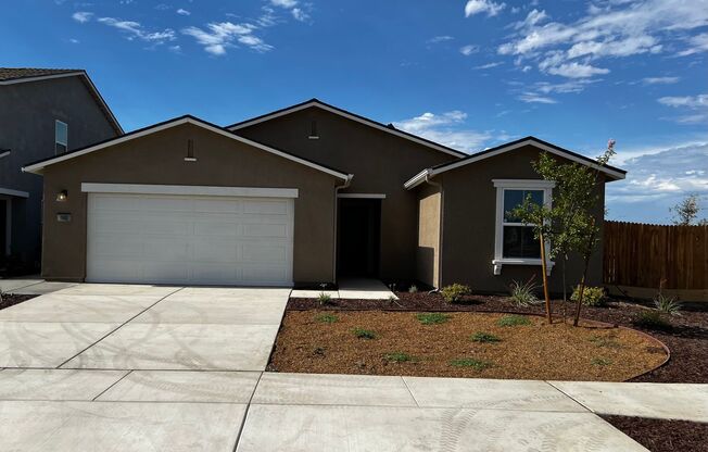 Beautiful new home with solar for rent in Visalia!