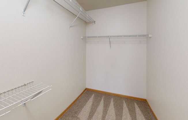3 beds, 2 baths, 1,352 sqft, $1,595, Unit 2900-1148