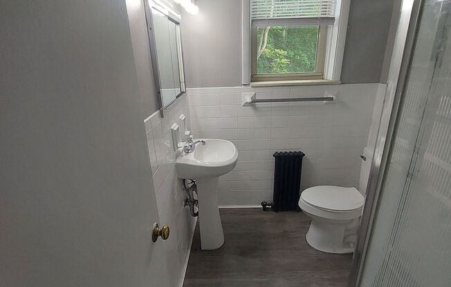 3 beds, 2 baths, 1,400 sqft, $1,500, Unit 222-16