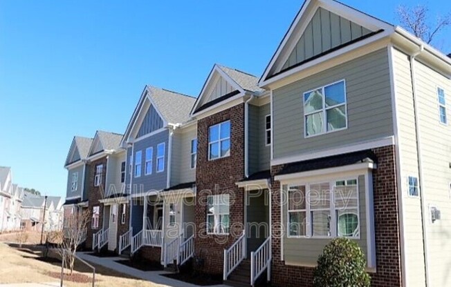 904 LAUREL GATE DR