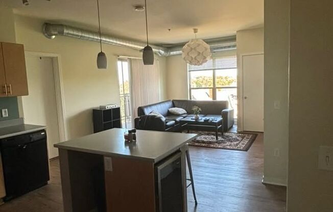 2 beds, 1 bath, 793 sqft, $1,900, Unit 507