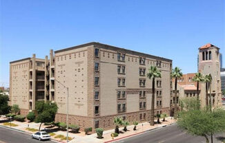 Monroe Street Abbey Apartments