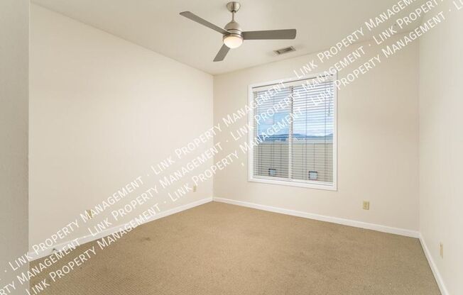 2 beds, 1 bath, $1,400, Unit APARTMENT 305