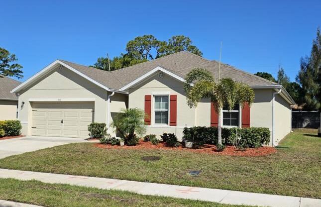 1002 R Fairway Lane