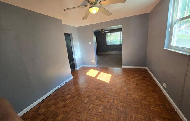 2 beds, 1 bath, 800 sqft, $950, Unit Apt 1