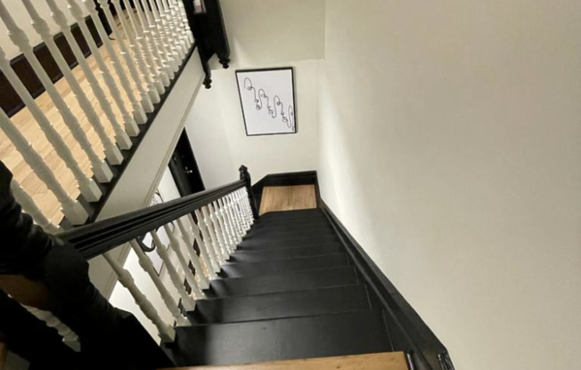 73 W 68 ST