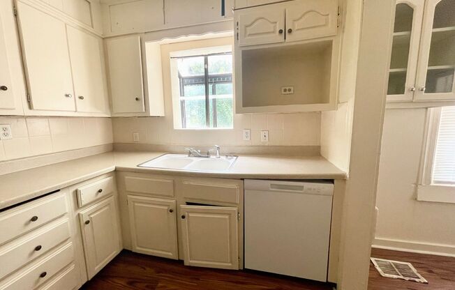 Next to TU! 3bd 1ba Central AC/Heat