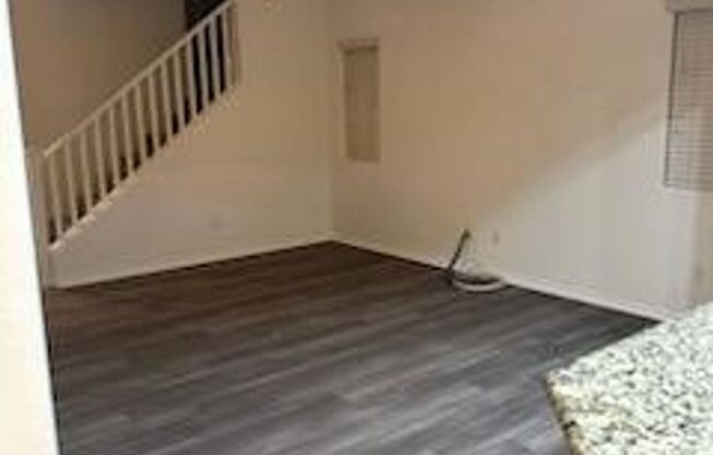 Great 4 bed 2.5 home near community pool!