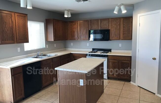 12525 W ROSEWOOD LN